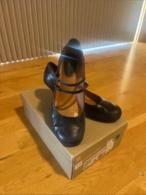 Naturalizer Black Double-Strap Mary Jane Heels